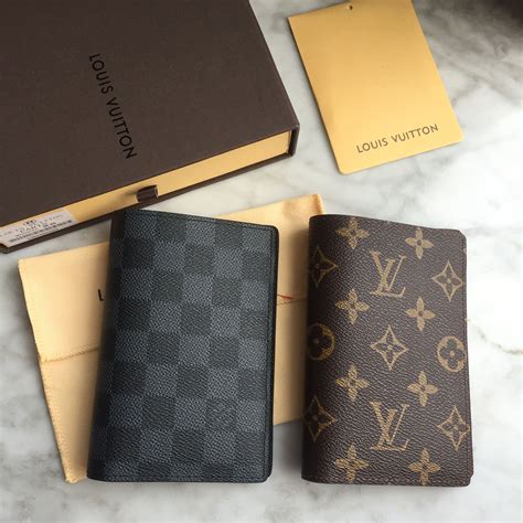 louis vuitton men's passport holder